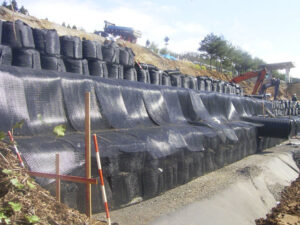 Disaster recovery from the Noto Peninsula earthquake (temporary restoration by embankment wrapped Two-ton Bags)